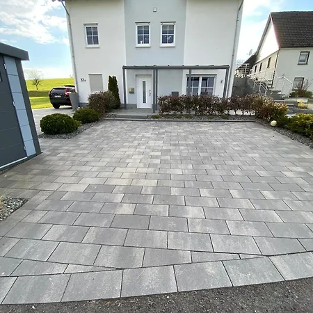 Stilvolles - Mit E-auto Lademoeglichkeit Apartman *